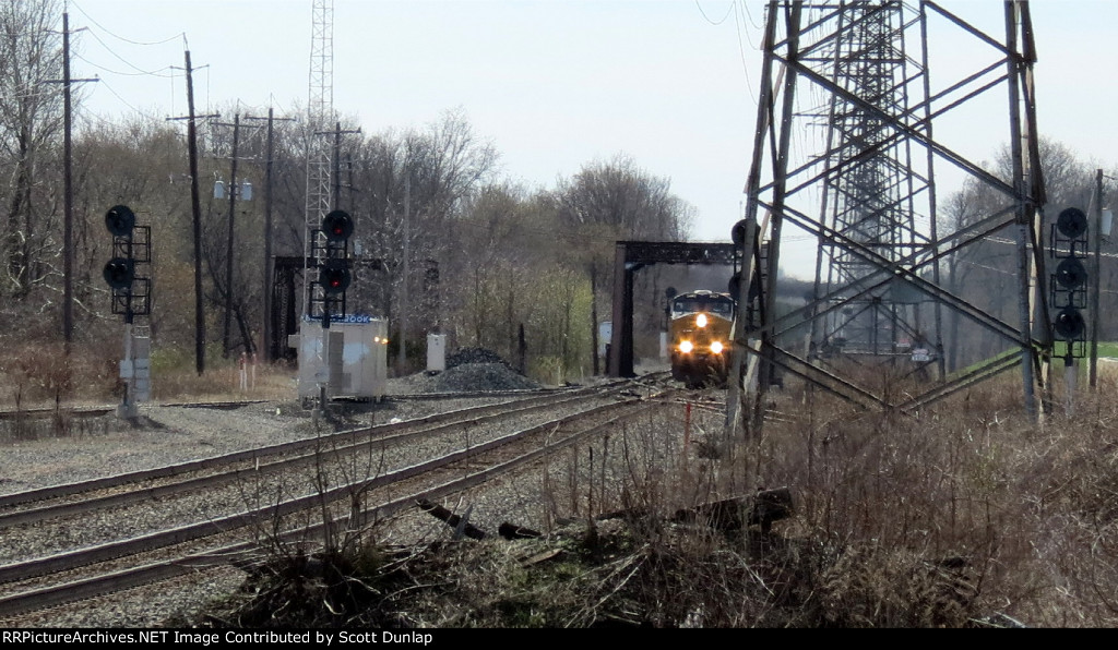 CSX Train Approaching Bound Brook Station